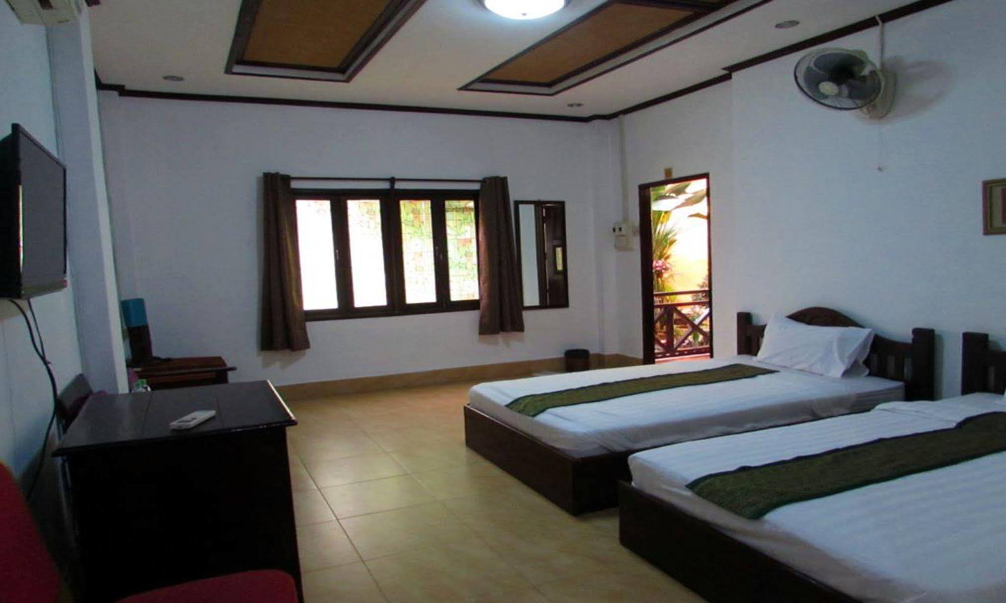 Suksavanh River 2 Hotel Ban Nongdouang Exteriör bild